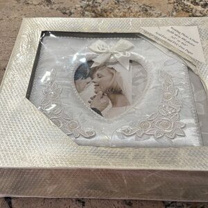 Elegant White Wedding Photo Album